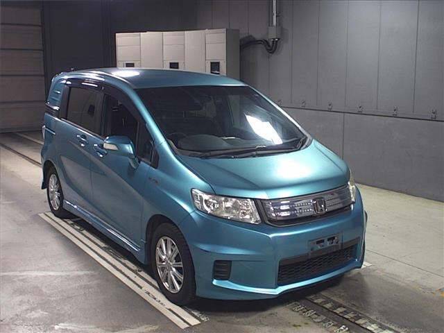 5266 HONDA FREED SPIKE GP3 2012 г. (JU Gifu)